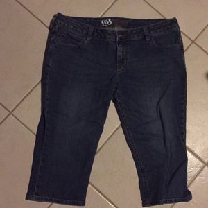 Bullhead size 13 Capri jeans!